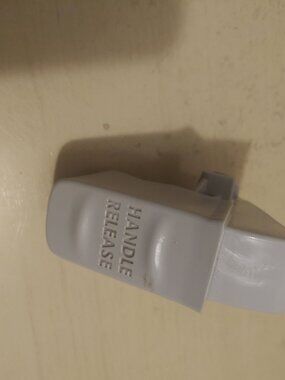 Hoover PowerScrub FH68000 FH68002 FH6020V FH68050 Handle Release